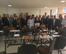 O presidente da Cohapar, Jorge Lange, participou nesta quinta-feira (17) de uma reunião com o Ministro do Desenvolvimento Regional, Gustavo Canuto, na sede do ministério, em Brasília. No encontro, foram tratadas questões relativas aos investimentos federais para a contratação e retomada de obras e projetos de construção de casas populares, urbanização e regularização de assentamentos precários.