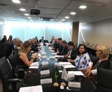 O presidente da Cohapar, Jorge Lange, participou nesta quinta-feira (17) de uma reunião com o Ministro do Desenvolvimento Regional, Gustavo Canuto, na sede do ministério, em Brasília. No encontro, foram tratadas questões relativas aos investimentos federais para a contratação e retomada de obras e projetos de construção de casas populares, urbanização e regularização de assentamentos precários.