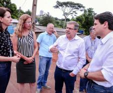 O presidente da Companhia Paranaense de Habitação (Cohapar) Jorge Lange, cumpriu agenda nesta sexta-feira em Apucarana. Ele deu posse à assistente social Elisângela Costa Araújo, na chefia do escritório regional da Cohapar em Apucarana. E, em seguida, esteve na Prefeitura de Apucarana, retribuindo a visita que recebeu na semana anterior, do prefeito em exercício Junior da Femac. 