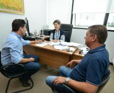 Técnicos da Cohapar e da Prefeitura de Tomazina realizaram na próxima semana uma vistoria técnica a uma área do município para avaliar a viabilidade técnica de construção de um novo conjunto habitacional na cidade, localizada no Norte Pioneiro do Paraná. A ação foi combinada após um encontro do prefeito, Flávio Zan, com o presidente da Cohapar, Jorge Lange, na sede da empresa, em Curitiba, nesta quarta-feira (13).