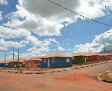 Quarenta e nove famílias de Florestópolis, na região Norte do Paraná, concretizaram nesta sexta-feira (22) o sonho da casa própria. Elas vão morar no Residencial José Alves dos Santos, inaugurado pelo governador Carlos Massa Ratinho Junior, pelo presidente da Companhia de Habitação do Paraná (Cohapar), Jorge Lange, e pelo prefeito Nelson Correia Junior.