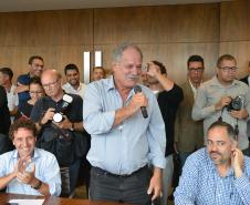 O governador Carlos Massa Ratinho Junior assinou nesta quinta-feira (14) contratos para a construção de 872 novas moradias populares em 15 municípios paranaenses. Os projetos foram desenvolvidos em diferentes programas coordenados pela Companhia de Habitação do Paraná (Cohapar), em parceria com as prefeituras e receberão investimentos de R$ 68,8 milhões.