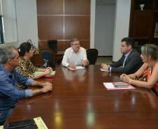 Um grupo de secretários municipais de Campina da Lagoa, cidade da região Centro-Oeste do Paraná, esteve na Cohapar nesta segunda-feira (26) para fazer um acompanhamento dos projetos habitacionais que estão sendo desenvolvidos para a localidade. Eles foram atendidos pelo presidente da companhia, Jorge Lange, que os atualizou sobre a situação dos programas coordenados pelo Governo do Estado.
