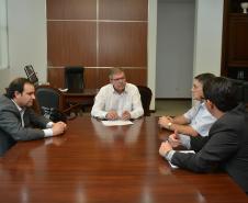 Com o intuito de conhecer de forma detalhada os programas habitacionais do Governo do Estado, o prefeito de Piraí do Sul, José Sandrini, visitou a sede da Cohapar ,em Curitiba, nesta quarta-feira (27). Ele foi recebido pelo presidente da companhia, Jorge Lange, que o orientou sobre as linhas de financiamento disponíveis e as contrapartidas necessárias da administração municipal.