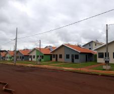 O Residencial Sol Nascente, empreendimento com 100 casas populares em Marechal Cândido Rondon deve ser concluído até o fim do primeiro semestre. A estimativa foi feita pelo prefeito Marcio Rauber após reunião nesta terça-feira (9) com o presidente da Cohapar, Jorge Lange, para tratar deste e de outros projetos habitacionais em andamento para o município, na região Oeste do Paraná.