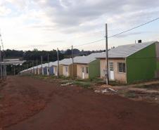 Técnicos da Cohapar vistoriaram nesta quarta-feira (22) as obras de construção do Conjunto Habitacional Fariz Gebrim, em Apucarana. O empreendimento, composto por 520 casas populares, está com 84% do cronograma executado.