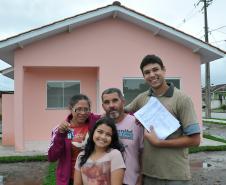Casas foram financiadas com recursos do Governo do Estado pela Cohapar e fazem parte do plano de retomada da carteira imobiliária da empresa.