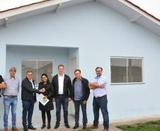 Casas foram financiadas com recursos do Governo do Estado pela Cohapar e fazem parte do plano de retomada da carteira imobiliária da empresa.