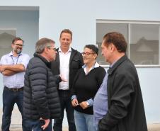 Casas foram financiadas com recursos do Governo do Estado pela Cohapar e fazem parte do plano de retomada da carteira imobiliária da empresa.