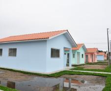 Casas foram financiadas com recursos do Governo do Estado pela Cohapar e fazem parte do plano de retomada da carteira imobiliária da empresa.