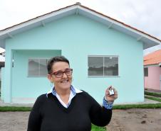 Casas foram financiadas com recursos do Governo do Estado pela Cohapar e fazem parte do plano de retomada da carteira imobiliária da empresa.