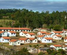A Comissão de Constituição e Justiça e de Cidadania aprovou, nesta quarta-feira (26), proposta que, para enquadramento dos interessados no programa Minha Casa, Minha Vida, exclui do cálculo da renda familiar os benefícios da Previdência Social relativos à aposentadoria por invalidez, ao auxílio-doença e ao auxílio-acidente.