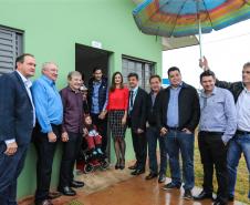 Entrega de moradias para 100 famílias de Marechal Cândido Rondon, no Oeste do Paraná, nesta segunda-feira (15). Marechal Cândido Rondon, 15/07/2019 -  Foto: Geraldo Bubniak/ANPr