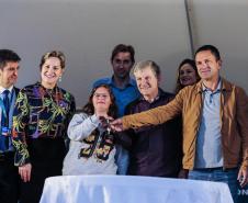 Entrega de moradias para 100 famílias de Marechal Cândido Rondon, no Oeste do Paraná, nesta segunda-feira (15). Marechal Cândido Rondon, 15/07/2019 -  Foto: Geraldo Bubniak/ANPr