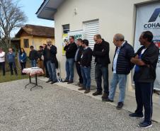 As chaves 37 novas casas populares foram entregues nesta sexta-feira (19) a famílias de pequenos produtores agrícolas da área rural de General Carneiro, na região Sul do Paraná. As moradias foram viabilizadas através de um trabalho conjunto do Governo Estado com o Governo Federal e a prefeitura. 