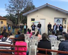 As chaves 37 novas casas populares foram entregues nesta sexta-feira (19) a famílias de pequenos produtores agrícolas da área rural de General Carneiro, na região Sul do Paraná. As moradias foram viabilizadas através de um trabalho conjunto do Governo Estado com o Governo Federal e a prefeitura. 