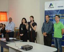 Cerca de 200 pessoas participaram de uma reunião organizada nesta sexta-feira (2) pela Cohapar em Jardim Alegre para a apresentação do programa de Escrituração Direta da companhia. O grupo de possíveis beneficiários é formado por mutuários, compradores e ocupantes de imóveis da Cohapar que estão com o financiamento quitado e desejam registrar a propriedade de suas moradias.