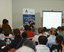 Cerca de 200 pessoas participaram de uma reunião organizada nesta sexta-feira (2) pela Cohapar em Jardim Alegre para a apresentação do programa de Escrituração Direta da companhia. O grupo de possíveis beneficiários é formado por mutuários, compradores e ocupantes de imóveis da Cohapar que estão com o financiamento quitado e desejam registrar a propriedade de suas moradias.