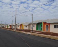 Com mais de 90% do cronograma executado, serão concluídas nos próximos dias as obras de construção de 47 casas populares da Cohapar em Cornélio Procópio, no Norte Pioneiro do Paraná. As moradias são destinadas a famílias com renda de até seis salários mínimos, que devem se cadastrar no site xoops.celepar.parana/migracao/ccivil_cohapar/cadastro até o dia 18 de agosto para participarem do processo seletivo.