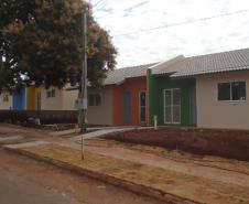 Com mais de 90% do cronograma executado, serão concluídas nos próximos dias as obras de construção de 47 casas populares da Cohapar em Cornélio Procópio, no Norte Pioneiro do Paraná. As moradias são destinadas a famílias com renda de até seis salários mínimos, que devem se cadastrar no site xoops.celepar.parana/migracao/ccivil_cohapar/cadastro até o dia 18 de agosto para participarem do processo seletivo.