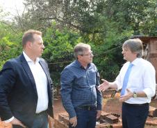 O presidente do Conselho Curador do Fundo de Garantia do Tempo de Serviço (CCFGTS), Igor Correia, aproveitou sua visita à Foz do Iguaçu, onde participou do Fórum Nacional de Habitação de Interesse Social, para visitar nesta quinta-feira (22) as obras de construção de casas rurais da Cohapar na região.