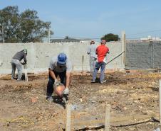 A Cohapar iniciou a venda de 47 novas moradias populares em Piraquara. As unidades fazem parte do Residencial Parque das Águas, que está com 26% do cronograma de obras concluído e deverá ser entregue aos futuros moradores no primeiro semestre de 2020.