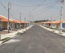 Faltam poucos detalhes para que o Residencial Santo Antônio da Platina II, com 128 casas populares, seja concluído na cidade. Nesta quarta-feira (11), técnicos da Cohapar estiveram no local das obras verificando os últimos trabalhos que estão sendo realizados para a conclusão do empreendimento, que recebeu R$ 13 milhões de investimentos do poder público.