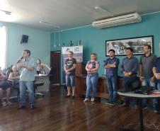 Cerca de 350 moradores de Pitanga participaram nesta quarta-feira (11) de uma reunião organizada pela Cohapar para explicar os detalhes do programa de Escrituração Direta da empresa. O grupo é formado por mutuários, compradores ou pessoas que residem há mais de cinco anos em imóveis financiados pela companhia na cidade, na região Central do Paraná, e que poderão obter a escritura de suas propriedades com custos reduzidos em mais facilidade.