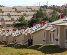 A Comissão de Meio Ambiente e Desenvolvimento Sustentável da Câmara dos Deputados aprovou proposta que inclui o aspecto ambiental da sustentabilidade como uma das diretrizes a serem observadas pelo Sistema Nacional de Habitação de Interesse Social (SNHIS).