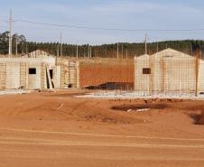 A Cohapar iniciou neste ano a construção das primeiras casas do programa Viver Mais Paraná, voltadas ao atendimento específico de pessoas idosas. Neste 1.º de outubro, data em que se comemora o Dia Internacional do Idoso, a perspectiva é de ampliação dos projetos em todo o estado, que têm o objetivo de levar condições dignas de moradia para a população na faixa da terceira idade.