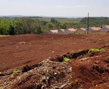 Itapejara do Oeste
Em apenas uma semana, técnicos da Cohapar de Curitiba visitaram as obras de construção de casas populares em 22 municípios do estado. A iniciativa faz parte de um novo modelo de gestão da companhia que visa garantir a qualidade das construções e a celeridade na execução dos trabalhos nos mais diferentes projetos em que a empresa possui participação.