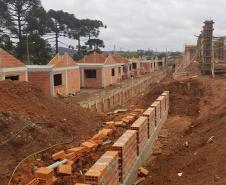 Rebouças
Em apenas uma semana, técnicos da Cohapar de Curitiba visitaram as obras de construção de casas populares em 22 municípios do estado. A iniciativa faz parte de um novo modelo de gestão da companhia que visa garantir a qualidade das construções e a celeridade na execução dos trabalhos nos mais diferentes projetos em que a empresa possui participação.