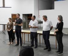 No dia 11 de outubro, mutuários, compradores ou ocupantes de imóveis financiados pela Cohapar em Quatro Pontes devem apresentar a documentação necessária para dar início ao processo de escrituração direta da companhia. O serviço é oferecido pela empresa a custos reduzidos e condições facilitadas de pagamento, além da possibilidade de isenção do pagamento de taxas municipais para quem precisa registrar a propriedade da moradia em cartório.