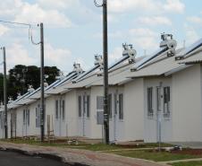 Setenta e cinco famílias de Palmas, na região Sudoeste do Paraná, receberam nesta quinta-feira (24) as chaves da casa própria. A partir de agora, elas são as moradoras do Residencial Bom Pastor II, empreendimento que recebeu R$ 5,3 milhões de investimentos do Governo do Estado, Governo Federal e prefeitura.