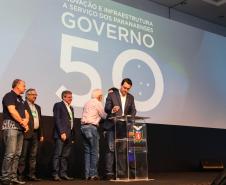 Gestores públicos de todo o Paraná puderam conhecer nesta sexta-feira (1) os principais programas habitacionais desenvolvidos pelo Governo do Estado. As ações, que visam a inclusão social e o desenvolvimento econômico dos municípios foram apresentadas pelo presidente da Cohapar, Jorge Lange, durante o evento Governo 5.0, de inovação da gestão pública, em Foz do Iguaçu.