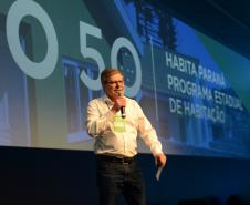 Gestores públicos de todo o Paraná puderam conhecer nesta sexta-feira (1) os principais programas habitacionais desenvolvidos pelo Governo do Estado. As ações, que visam a inclusão social e o desenvolvimento econômico dos municípios foram apresentadas pelo presidente da Cohapar, Jorge Lange, durante o evento Governo 5.0, de inovação da gestão pública, em Foz do Iguaçu.
