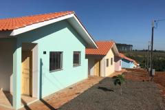 Casas populares são entregues de graça a famílias de Quedas do Iguaçu