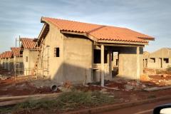 Construção de 56 casas populares chega à metade em Cambará