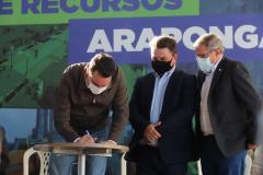 Governador anuncia construção de 1.479 casas e um condomínio de idosos para Arapongas