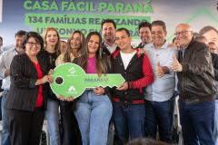 Com ajuda do Estado, 134 famílias de Andirá conquistam a casa própria