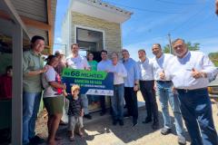 Estado entrega primeiros módulos sanitários do programa Banheiro em Casa em Ivaiporã