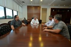 O prefeito de Lidianópolis, Adauto Mandu, esteve na sede da Cohapar, em Curitiba, para buscar apoio do Governo do Estado na viabilização de novos investimentos em habitação popular para o município, na região do Vale do Ivaí. Ele foi recebido pelo presidente da companhia, Jorge Lange, a quem descreveu as principais demandas do setor para a localidade.