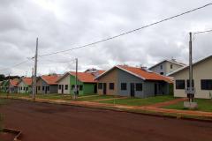 O Residencial Sol Nascente, empreendimento com 100 casas populares em Marechal Cândido Rondon deve ser concluído até o fim do primeiro semestre. A estimativa foi feita pelo prefeito Marcio Rauber após reunião nesta terça-feira (9) com o presidente da Cohapar, Jorge Lange, para tratar deste e de outros projetos habitacionais em andamento para o município, na região Oeste do Paraná.