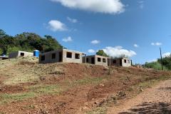 As obras de construção de 20 casas populares em Guaraniaçu, na região Oeste do Paraná, estão em ritmo avançado. Cerca de 25% do cronograma previsto já foi concluído pela construtora, conforme atestado em uma vistoria técnica feita por representantes da Cohapar e da prefeitura nesta quinta-feira (25).
