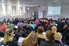 Técnicos da Cohapar concluíram nesta semana mais dois ciclos de treinamento com funcionários de 68 prefeituras paranaenses para atualização do Plano Estadual de Habitação de Interesse Social do Paraná (PEHIS-PR). Os municípios representam 100% daqueles pertencentes à área de abrangência dos escritórios regionais da companhia em Apucarana e Cornélio Procópio, cidades que sediaram as capacitações.