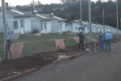 Técnicos da Cohapar vistoriaram nesta quarta-feira (22) as obras de construção do Conjunto Habitacional Fariz Gebrim, em Apucarana. O empreendimento, composto por 520 casas populares, está com 84% do cronograma executado.