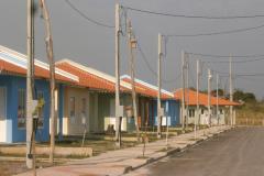 Faltam poucos detalhes para que o Residencial Santo Antônio da Platina II, com 128 casas populares, seja concluído na cidade. Nesta quarta-feira (11), técnicos da Cohapar estiveram no local das obras verificando os últimos trabalhos que estão sendo realizados para a conclusão do empreendimento, que recebeu R$ 13 milhões de investimentos do poder público.
