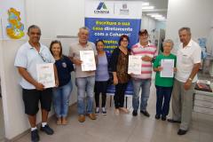 Famílias de Floraí, Ibiporã, Ivatuba e Marialva, na região de Maringá, receberam nesta semana as escrituras de propriedade de seus imóveis. Elas foram beneficiadas pelo programa de Escrituração Direta da Cohapar, que é voltado a compradores de casas da empresa que já tenham quitado todas as prestações do financiamento imobiliário.  