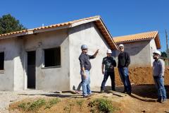 Bituruna
Em apenas uma semana, técnicos da Cohapar de Curitiba visitaram as obras de construção de casas populares em 22 municípios do estado. A iniciativa faz parte de um novo modelo de gestão da companhia que visa garantir a qualidade das construções e a celeridade na execução dos trabalhos nos mais diferentes projetos em que a empresa possui participação.