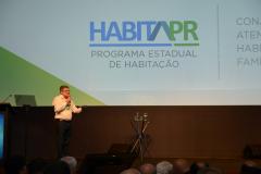 Gestores públicos de todo o Paraná puderam conhecer nesta sexta-feira (1) os principais programas habitacionais desenvolvidos pelo Governo do Estado. As ações, que visam a inclusão social e o desenvolvimento econômico dos municípios foram apresentadas pelo presidente da Cohapar, Jorge Lange, durante o evento Governo 5.0, de inovação da gestão pública, em Foz do Iguaçu.